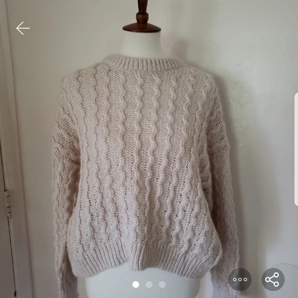 Sweater - Picture 1 of 3